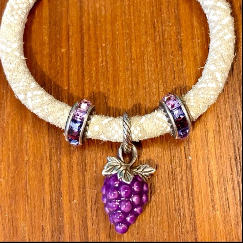 🆕 Brighton Grapeful Bunch charm Purple enamel grapes Silver leaves NWOT - Picture 7 of 7